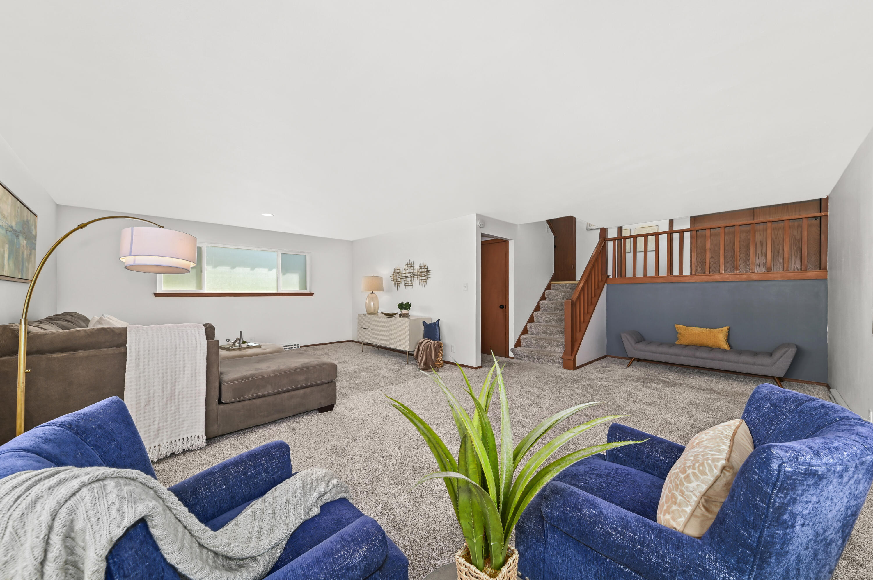 7459 North Chadwick Road Glendale, WI 53217 - Photo 4 of 29 EUP_2845