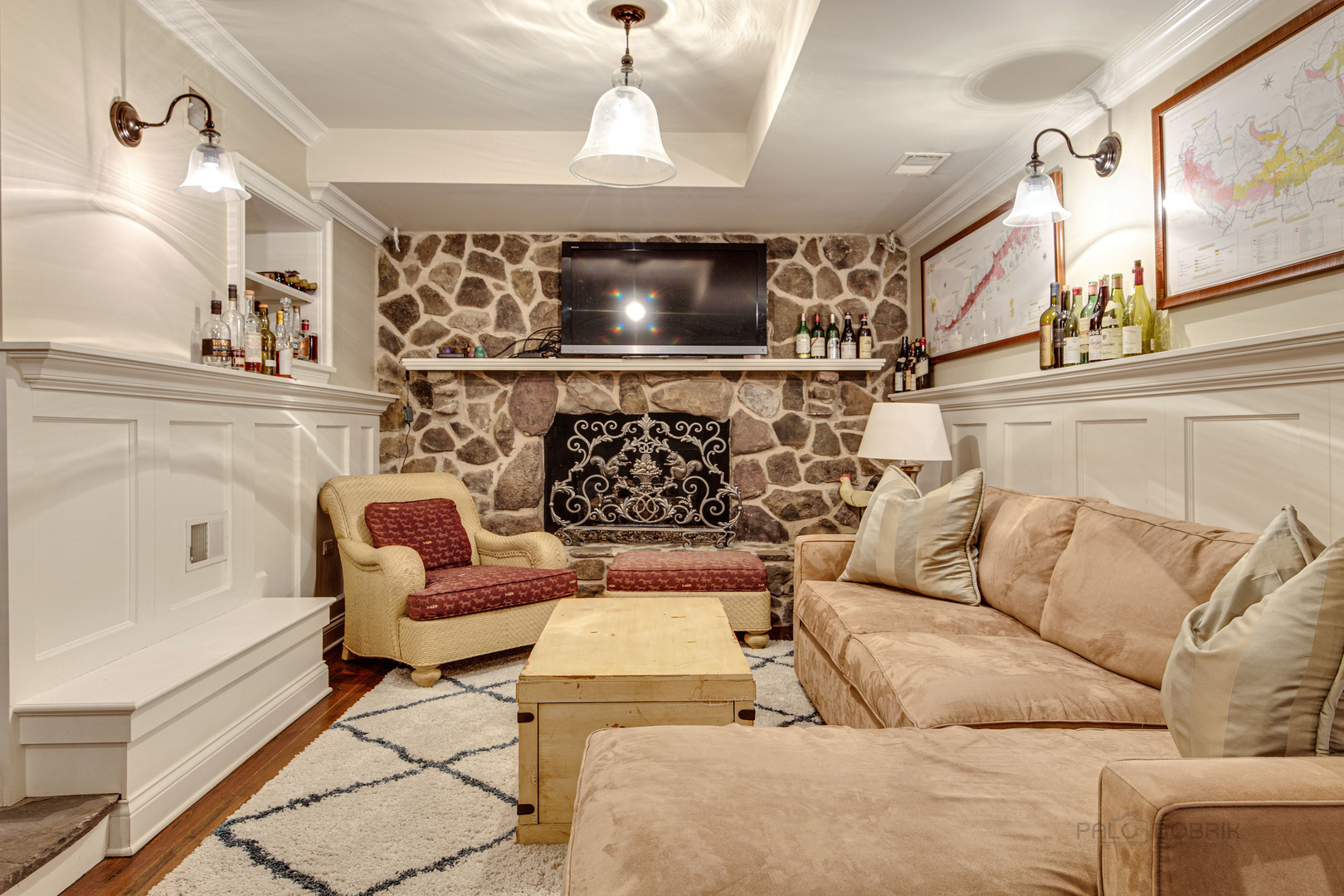 Undisclosed Address Lake Forest, IL 60045 - Photo 56 of 75 a living room with furniture