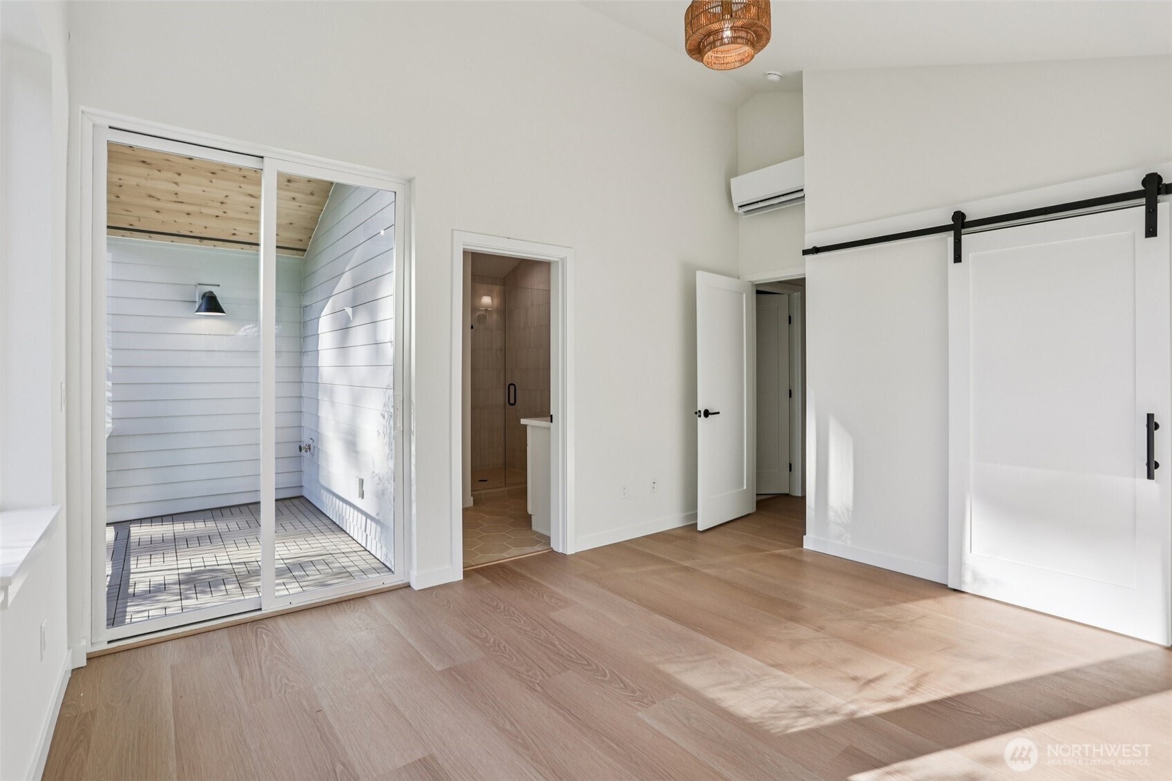 13748 Stone Avenue North Seattle, WA 98133 - Photo 12 of 22 a view of entryway with wooden floor