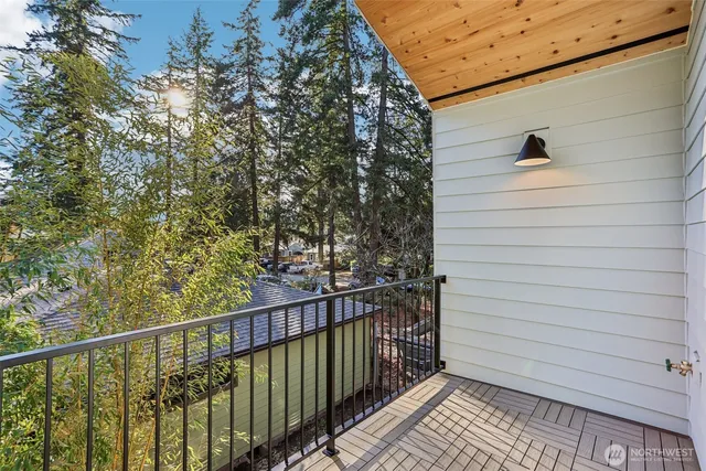 $664,900 | 13748 Stone Avenue North, Seattle, WA 98133