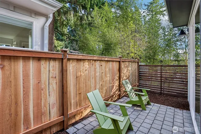 $664,900 | 13748 Stone Avenue North, Seattle, WA 98133