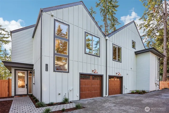 $664,900 | 13748 Stone Avenue North, Seattle, WA 98133