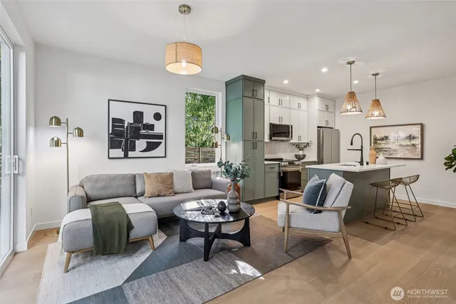 $664,900 | 13748 Stone Avenue North, Seattle, WA 98133