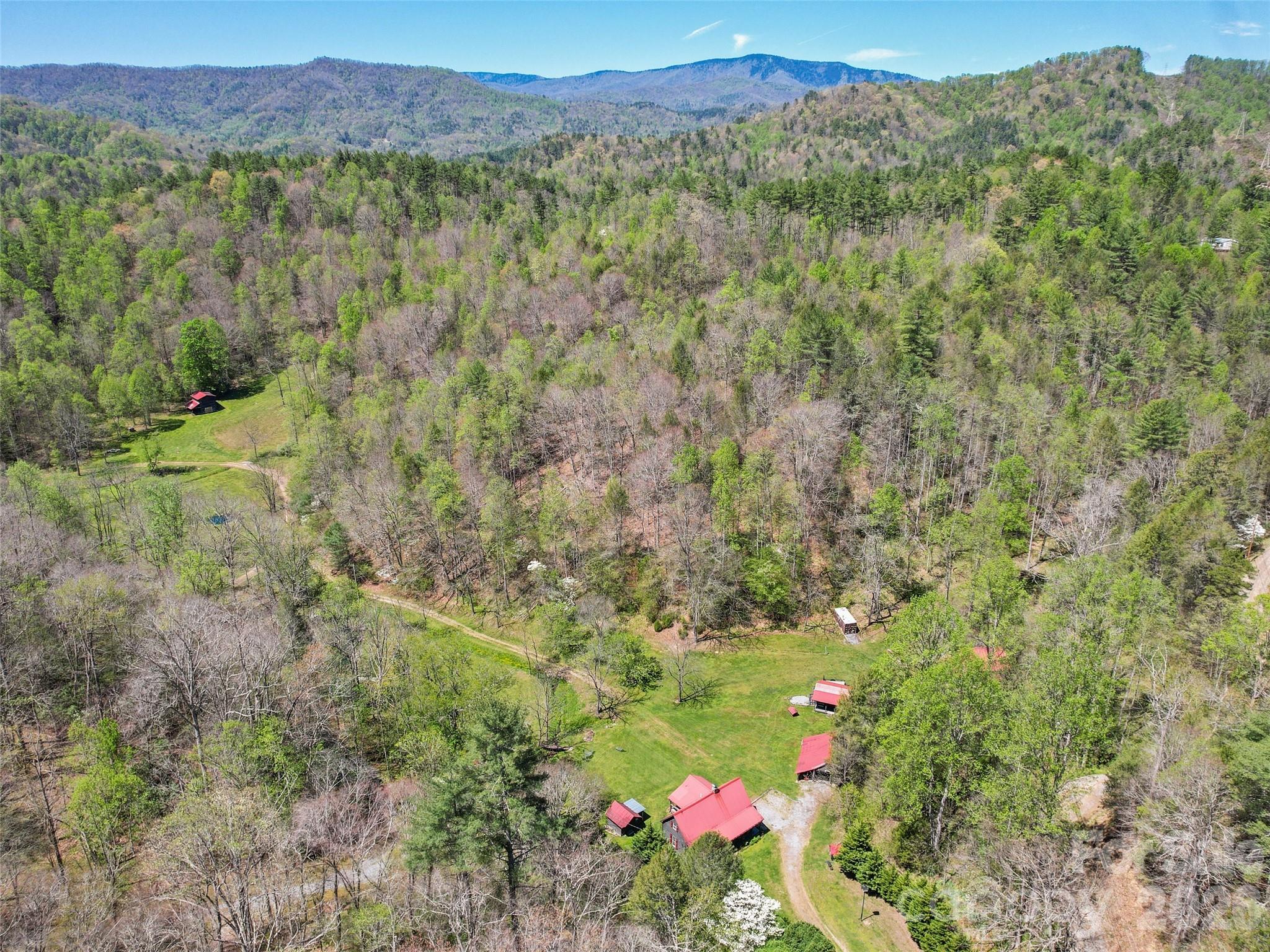647 Indian Springs Road Clyde, NC 28721 - Photo 4 of 33