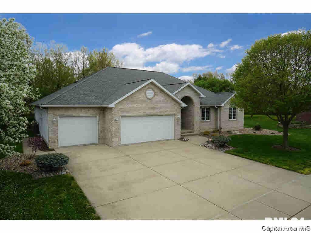 2813 Hastings Road Chatham, IL 62629 - Photo 1 of 32 Gallery Image 1