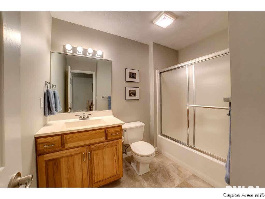 2813 Hastings Road Chatham, IL 62629 - Photo 19 of 32 Gallery Image 19
