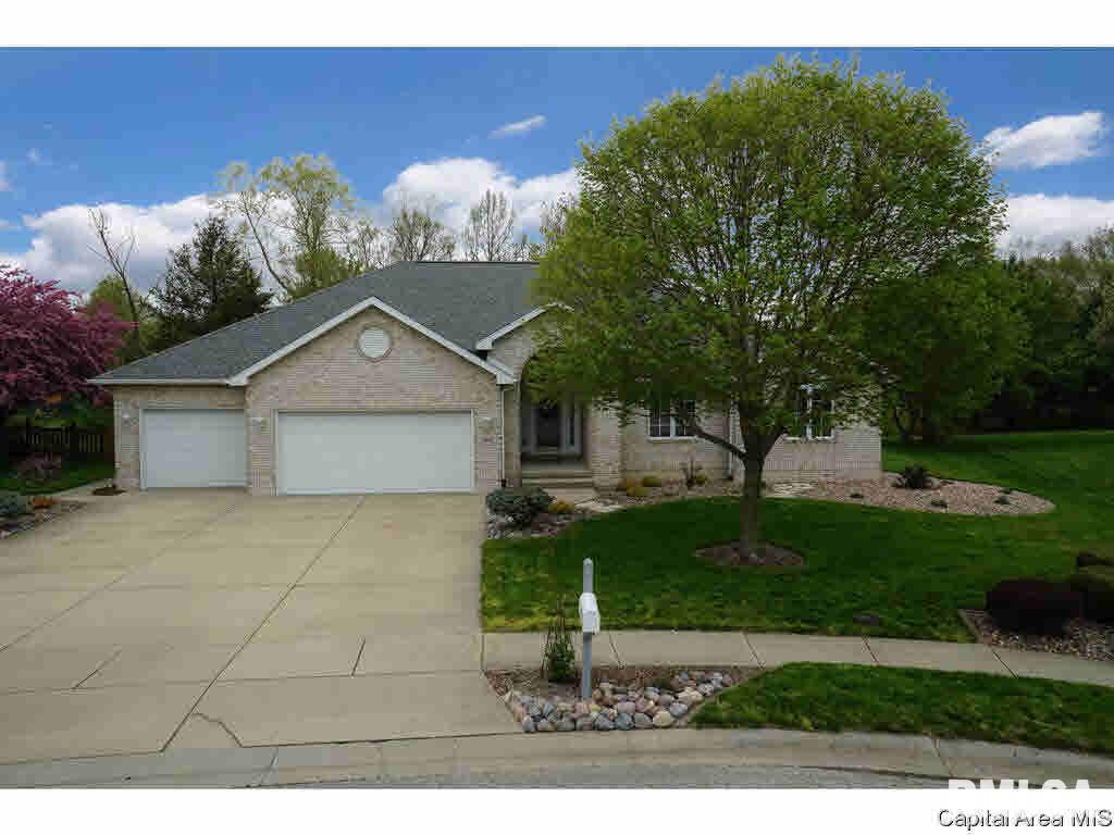 2813 Hastings Road Chatham, IL 62629 - Photo 2 of 32 Gallery Image 2