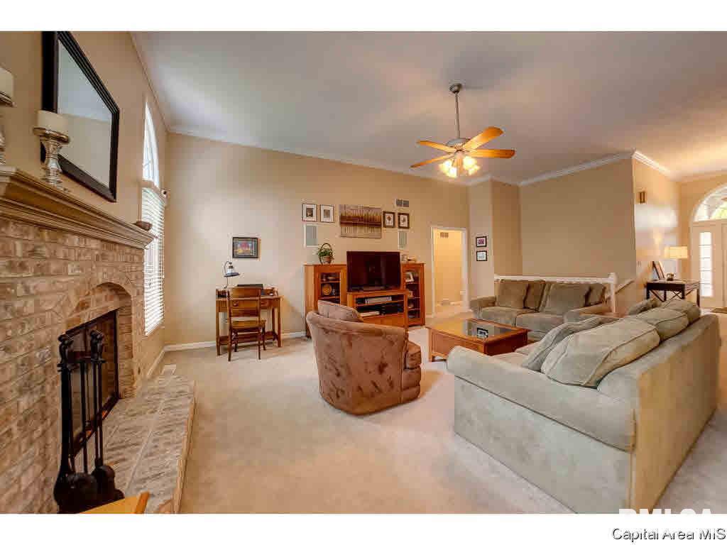 2813 Hastings Road Chatham, IL 62629 - Photo 5 of 32 Gallery Image 5