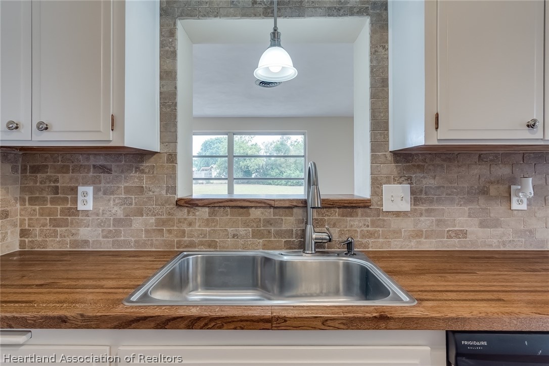 2215 Croydon Road Sebring, FL 33870 - Photo 8 of 32 Gallery Image 8
