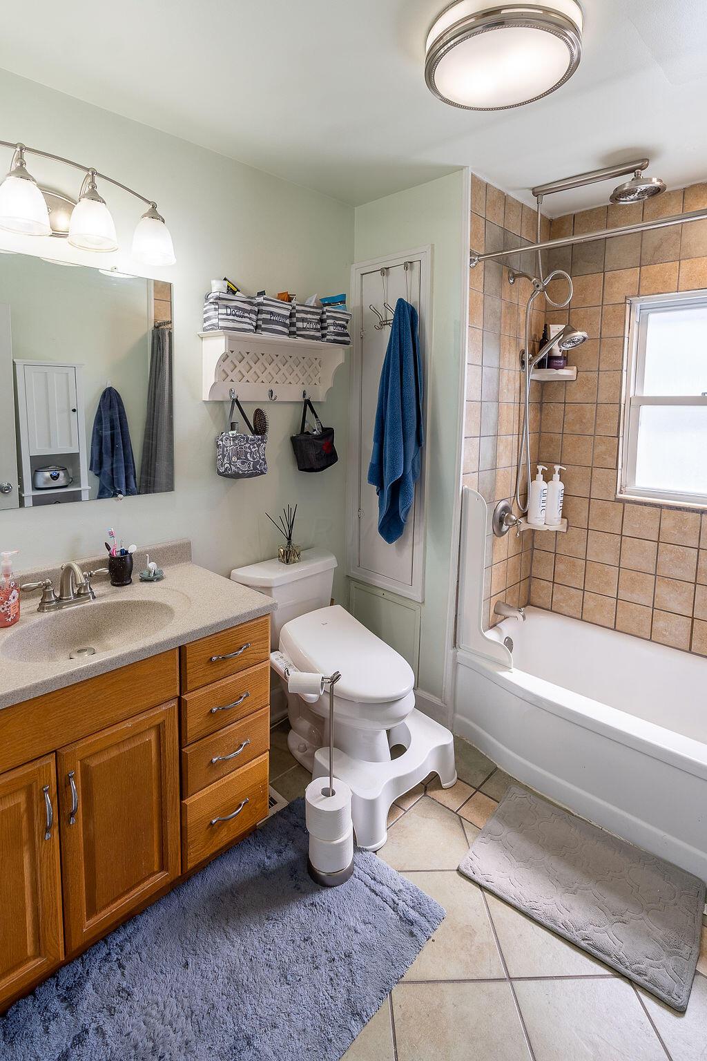 598 Commanche Road Chillicothe, OH 45601 - Photo 38 of 48 Upper Full Bath