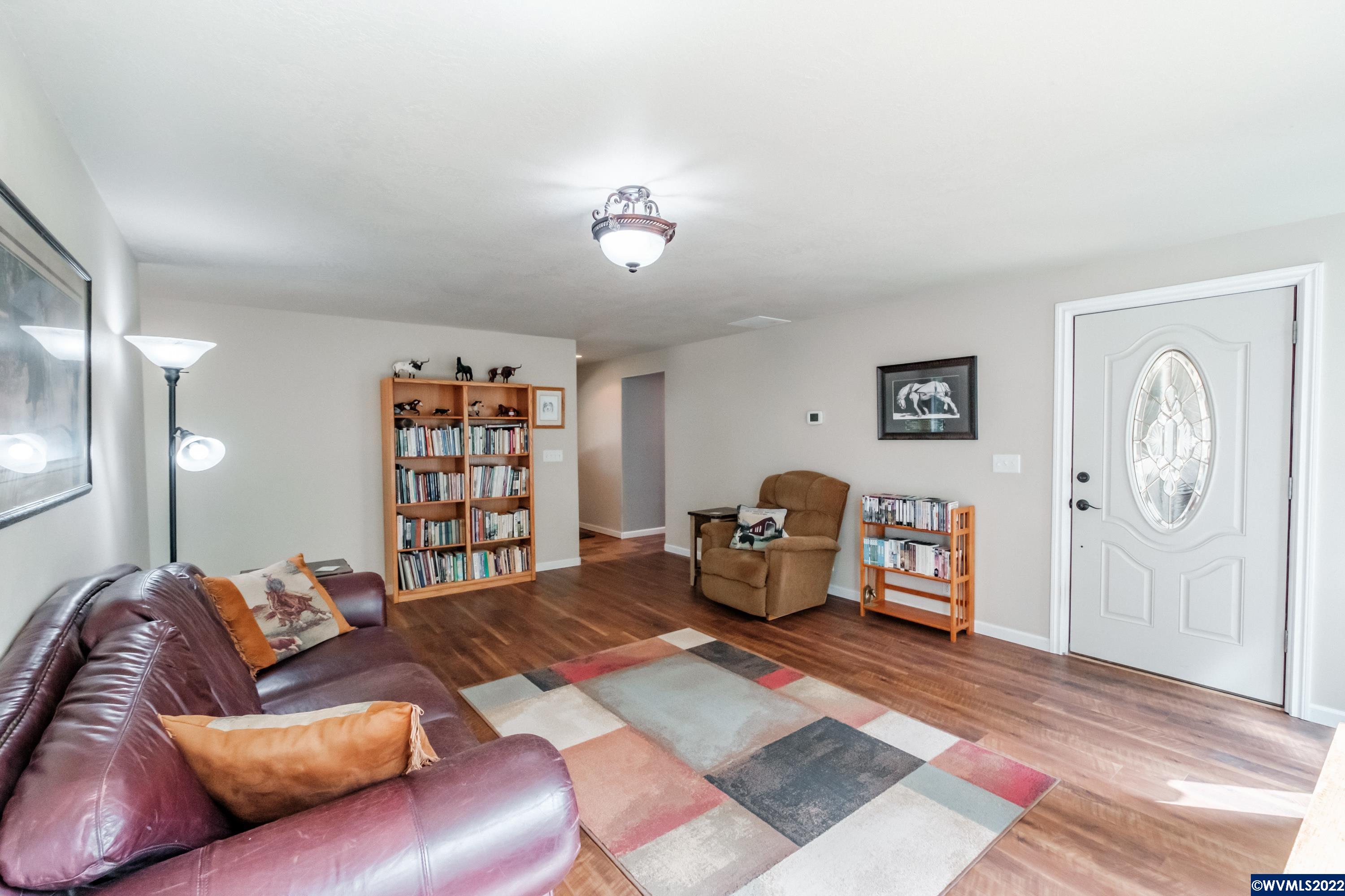 33825 Bond Road Lebanon, OR 97355 - Photo 13 of 39