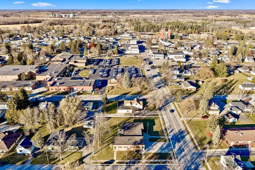 421 South St Augustine Street Pulaski, WI 54162 - Photo 2 of 72