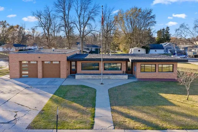 $469,000 | 421 South St Augustine Street, Pulaski, WI 54162