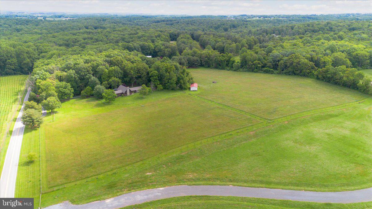 12549 Jesse Smith Road Mount Airy, MD 21771 - Photo 5 of 52 Gallery Image 5