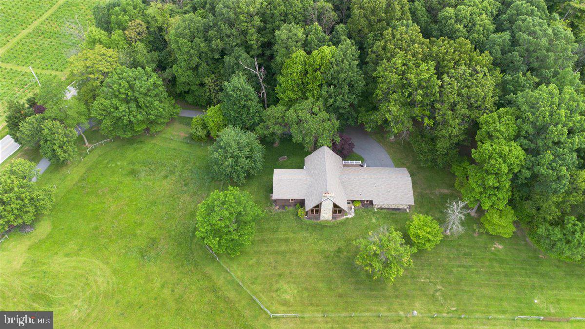 12549 Jesse Smith Road Mount Airy, MD 21771 - Photo 7 of 52 Gallery Image 7