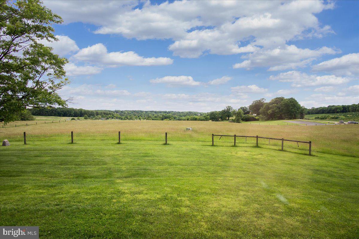 12549 Jesse Smith Road Mount Airy, MD 21771 - Photo 10 of 52 Gallery Image 10