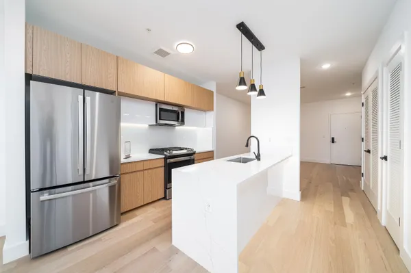 $3,200 | 649 38th Street, Unit 211, Union City, NJ 07087
