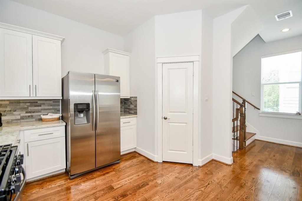 703 Link Road Houston, TX 77009 - Photo 9 of 32