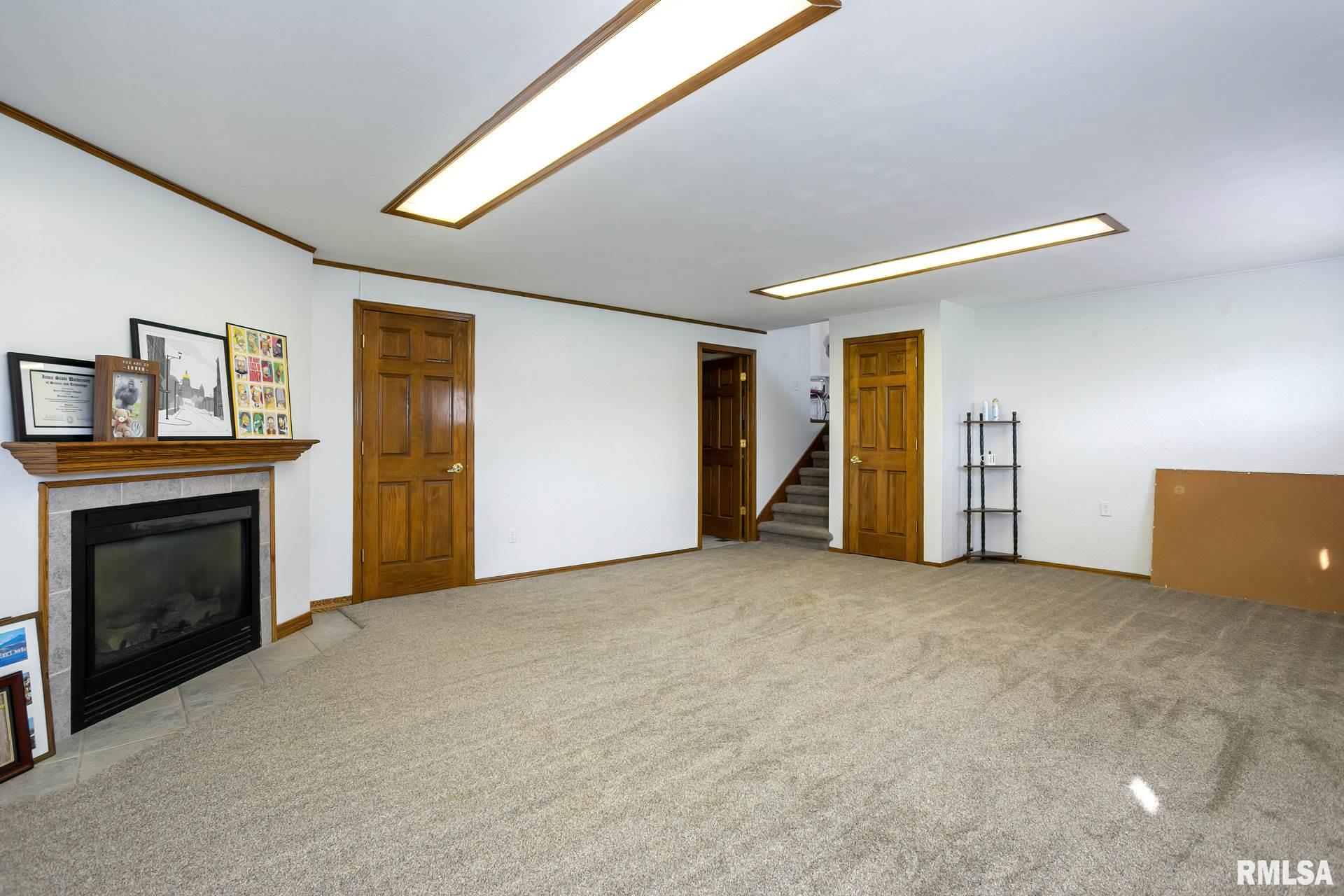 2512 Bidwell Road Muscatine, IA 52761 - Photo 18 of 23 Gallery Image 18