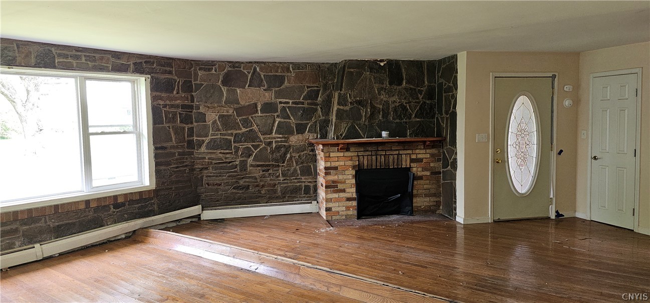 606 East Linden Street Rome, NY 13440 - Photo 11 of 29 Wood Fireplace