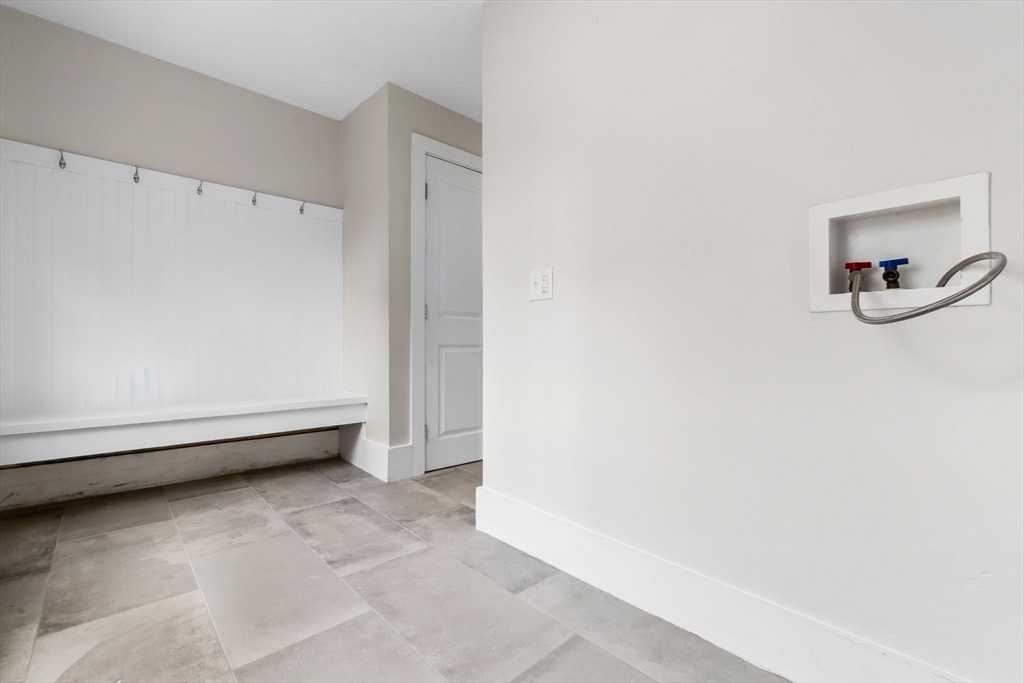 2 Perkins Street Amesbury, MA 01913 - Photo 17 of 36