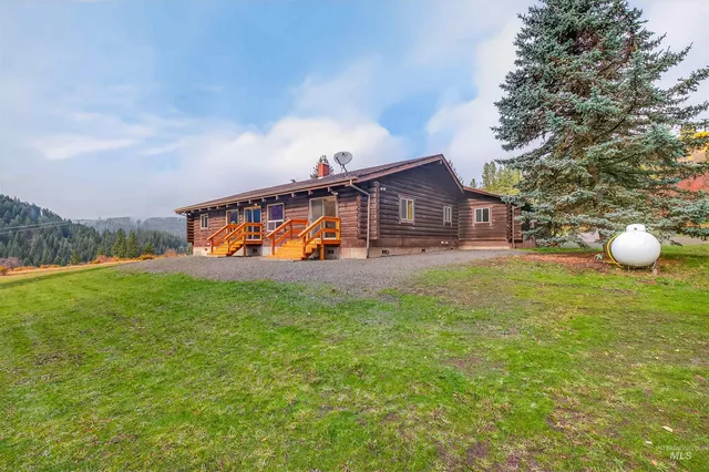 $660,000 | 1383 Cedar Ridge Road, Kendrick, ID 83537