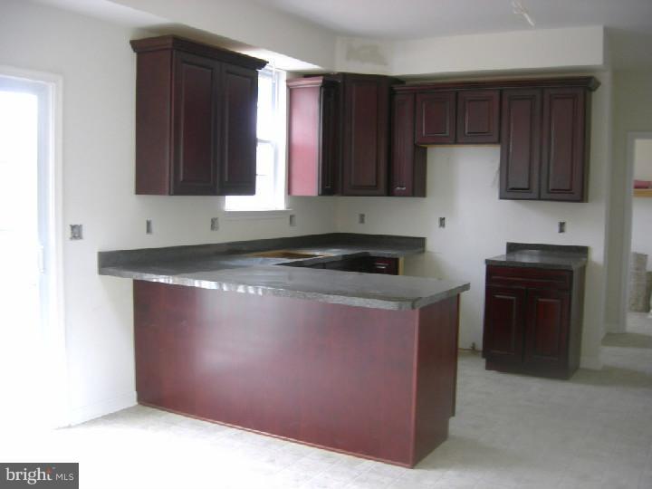 439 Mt Royal Road Sewell, NJ 08080 - Photo 8 of 20 Kitchen