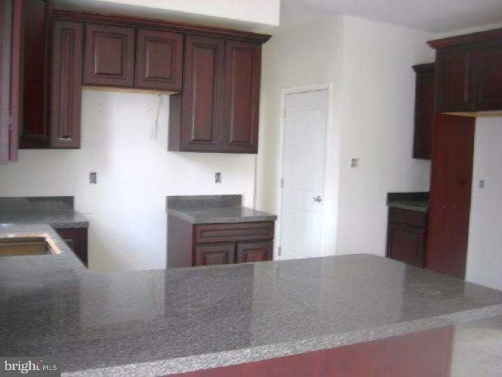 439 Mt Royal Road Sewell, NJ 08080 - Photo 9 of 20 Kitchen