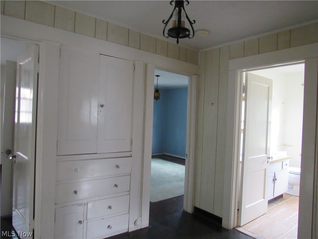 1686 Lee Road Cleveland, OH 44118 - Photo 11 of 24