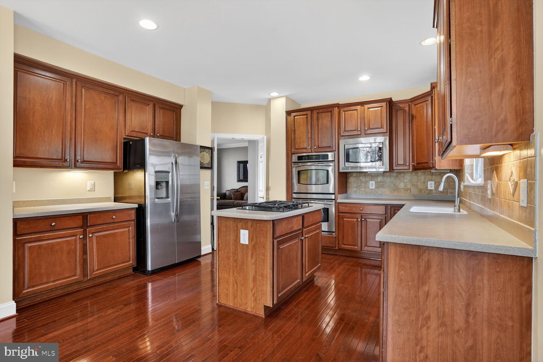 3308 McCorkle Court Triangle, VA 22172 - Photo 20 of 82 Gourmet Kitchen