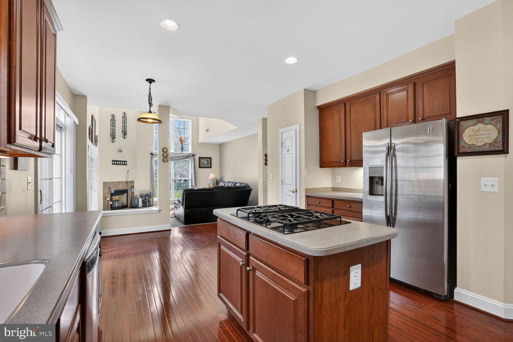 3308 McCorkle Court Triangle, VA 22172 - Photo 22 of 82 Gourmet Kitchen