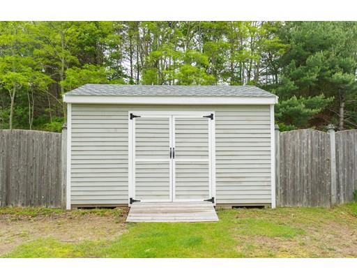 204 Brook Bend Road Hanson, MA 02341 - Photo 6 of 32 Gallery Image 6