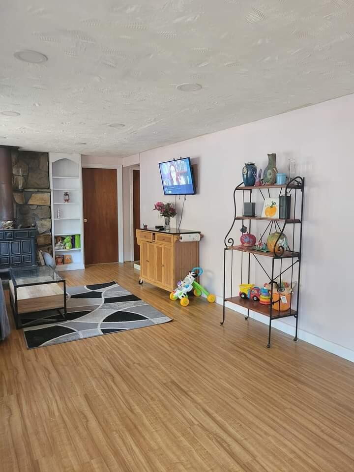 294 Vassalboro Road China, ME 04358 - Photo 15 of 25 Living room other side 102422