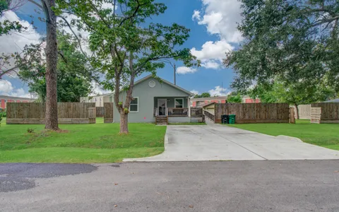 $260,000 | 2722 Vega, Houston, TX 77088