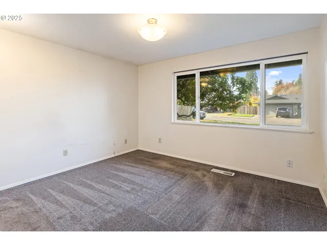 $379,999 | 1032 Southeast 209th Avenue, Gresham, OR 97030