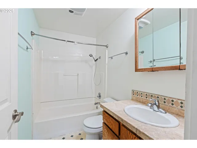 $379,999 | 1032 Southeast 209th Avenue, Gresham, OR 97030