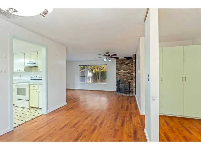 $379,999 | 1032 Southeast 209th Avenue, Gresham, OR 97030