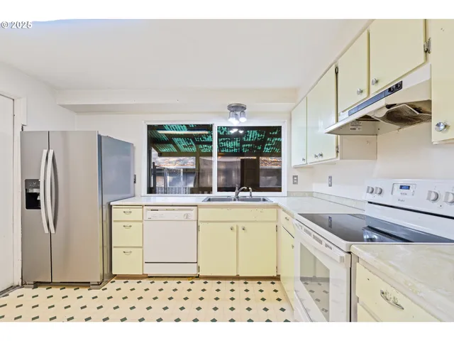 $379,999 | 1032 Southeast 209th Avenue, Gresham, OR 97030