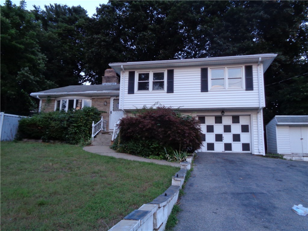 32 Colonial Road East Providence, RI 02914 - Photo 1 of 27 Gallery Image 1