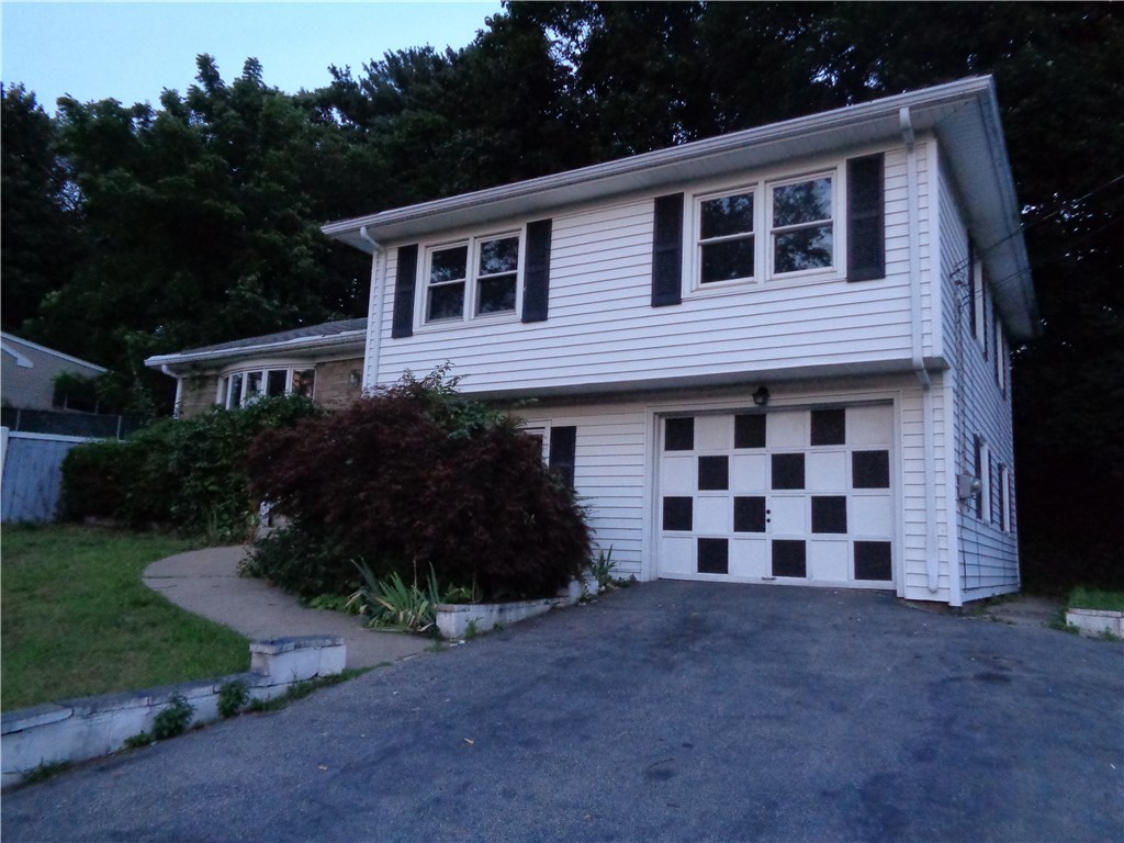 32 Colonial Road East Providence, RI 02914 - Photo 2 of 27 Gallery Image 2