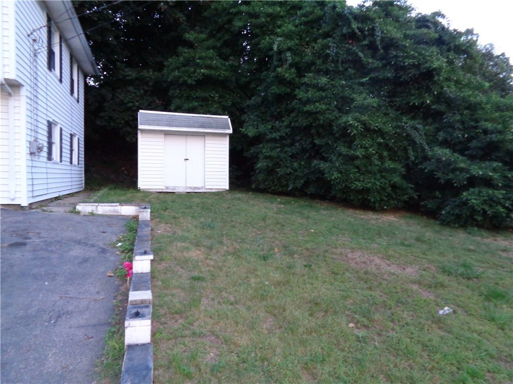 32 Colonial Road East Providence, RI 02914 - Photo 3 of 27 Gallery Image 3