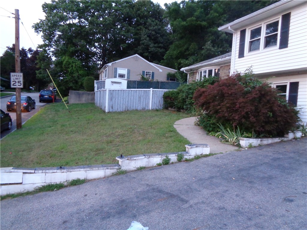 32 Colonial Road East Providence, RI 02914 - Photo 4 of 27 Gallery Image 4