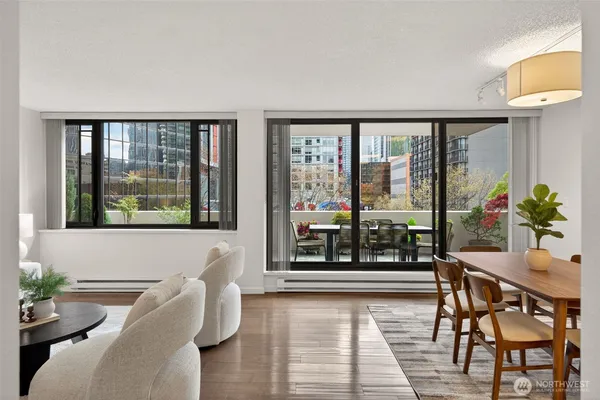 $499,000 | 2100 3rd Avenue, Unit 405, Seattle, WA 98121