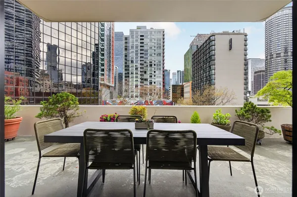 $499,000 | 2100 3rd Avenue, Unit 405, Seattle, WA 98121