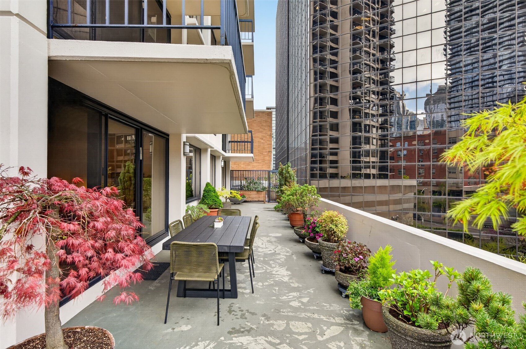 2100 3rd Avenue, Unit 405 Seattle, WA 98121 - Photo 15 of 25