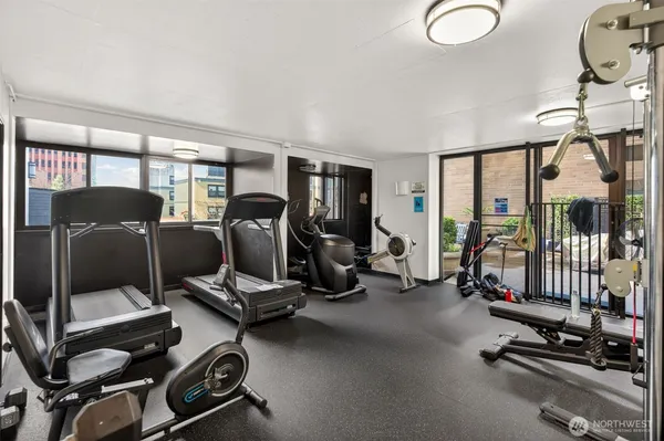 $499,000 | 2100 3rd Avenue, Unit 405, Seattle, WA 98121