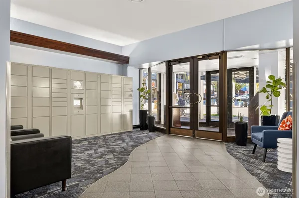 $499,000 | 2100 3rd Avenue, Unit 405, Seattle, WA 98121