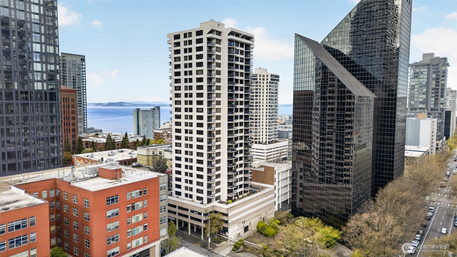 2100 3rd Avenue, Unit 405 Seattle, WA 98121 - Photo 23 of 25