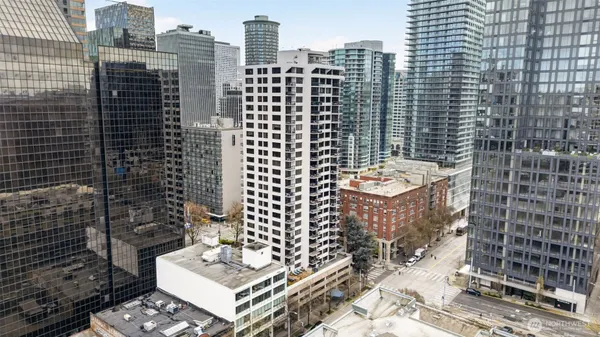 $499,000 | 2100 3rd Avenue, Unit 405, Seattle, WA 98121