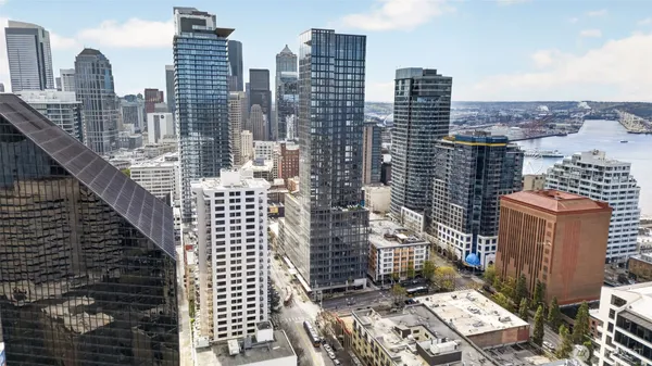 $499,000 | 2100 3rd Avenue, Unit 405, Seattle, WA 98121